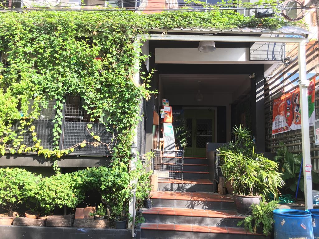 Popcorn House Ratchada Hotel Bangkok Exterior photo