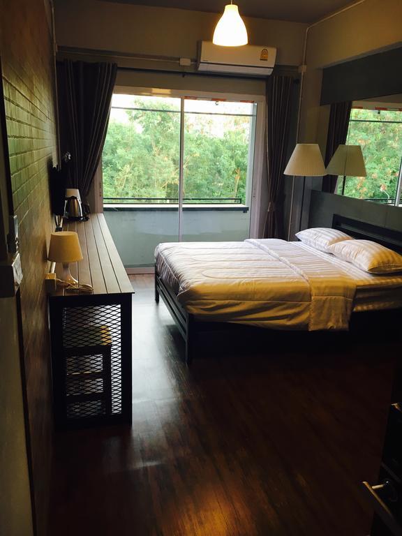 Popcorn House Ratchada Hotel Bangkok Exterior photo