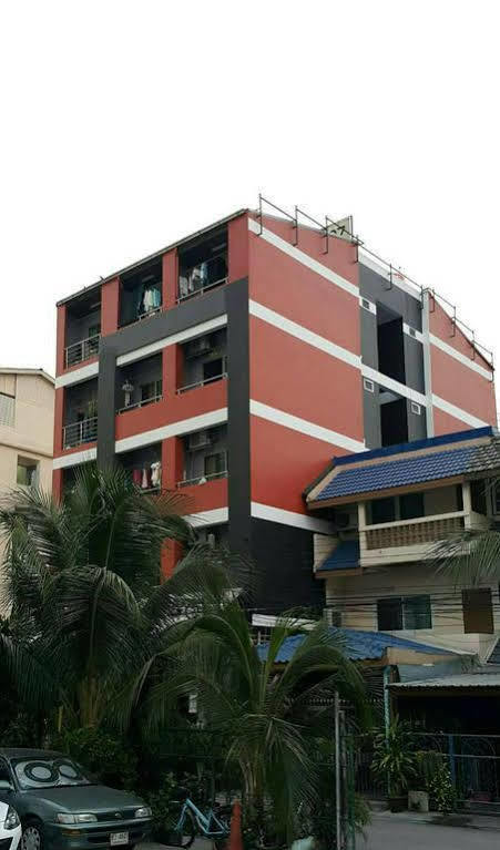 Popcorn House Ratchada Hotel Bangkok Exterior photo