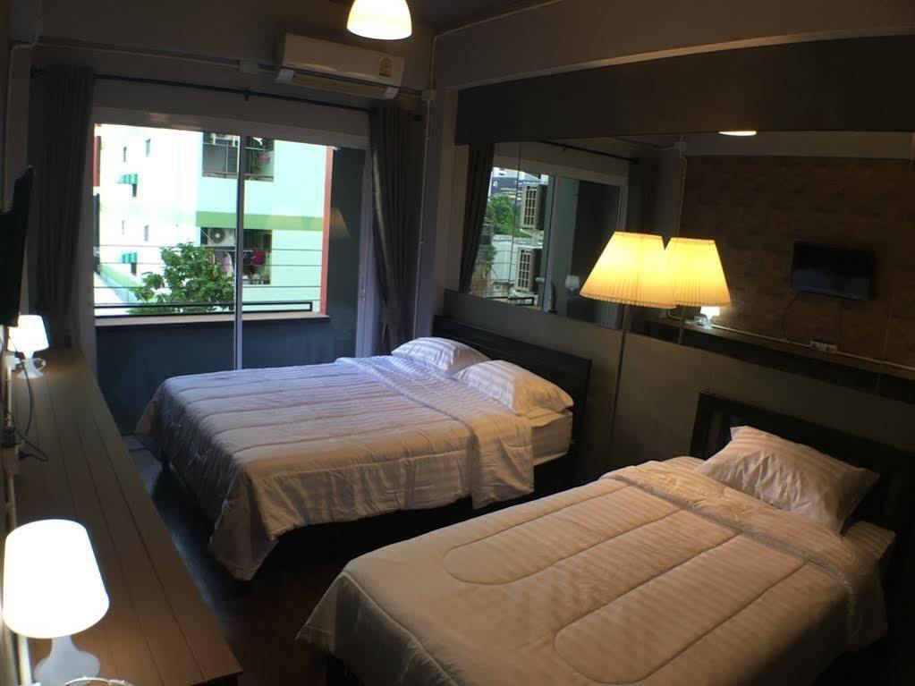 Popcorn House Ratchada Hotel Bangkok Exterior photo